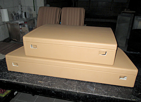 Rohbau mit Leder bezogen